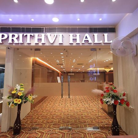 Hotel Mandakini Royale Kanpur Esterno foto