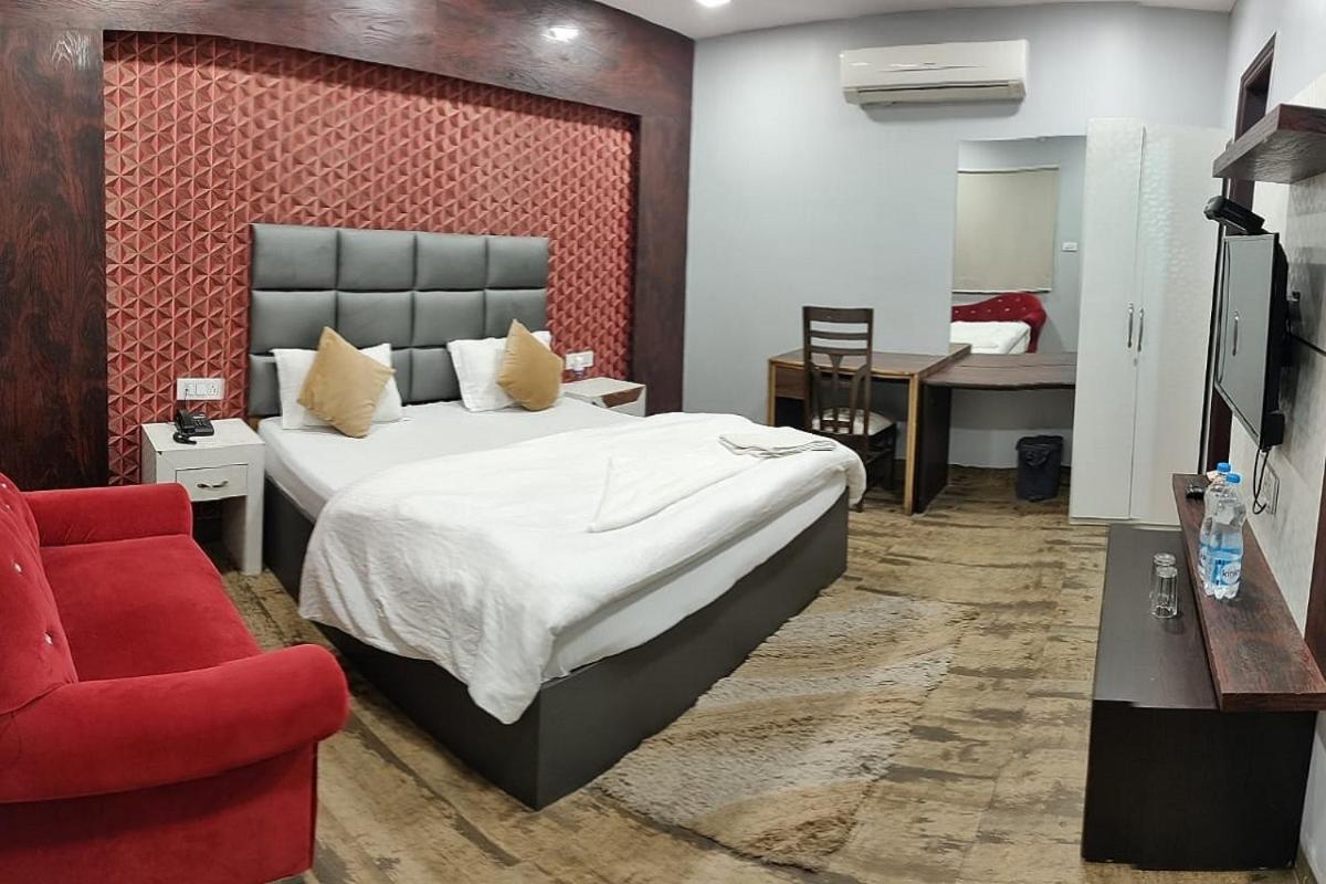 Hotel Mandakini Royale Kanpur Esterno foto