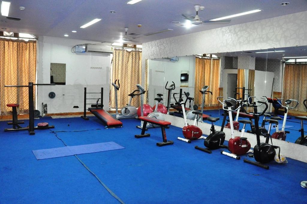 Hotel Mandakini Royale Kanpur Esterno foto