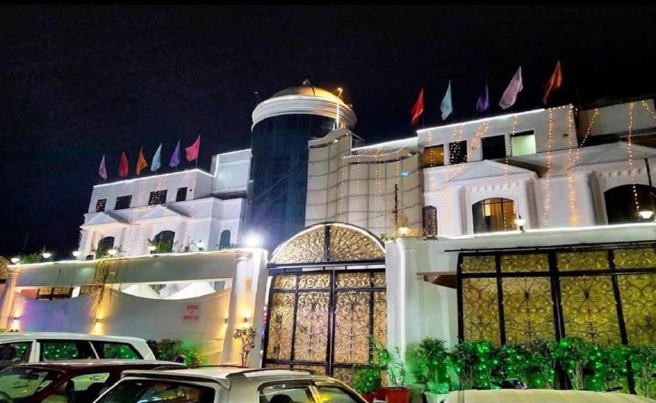 Hotel Mandakini Royale Kanpur Esterno foto