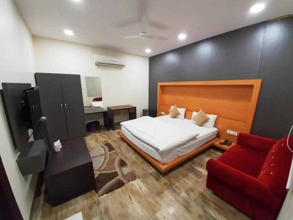 Hotel Mandakini Royale Kanpur Esterno foto