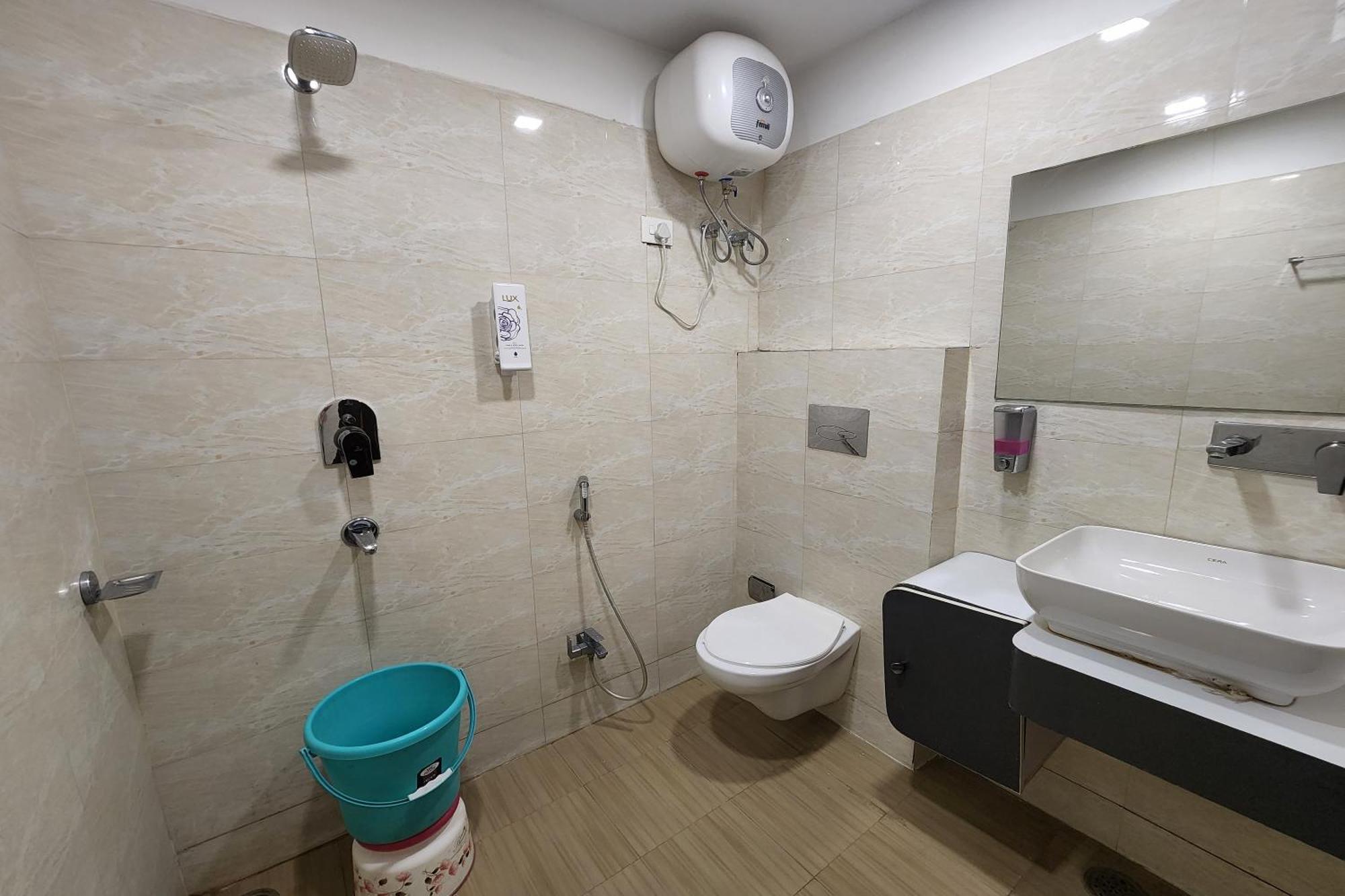 Hotel Mandakini Royale Kanpur Esterno foto