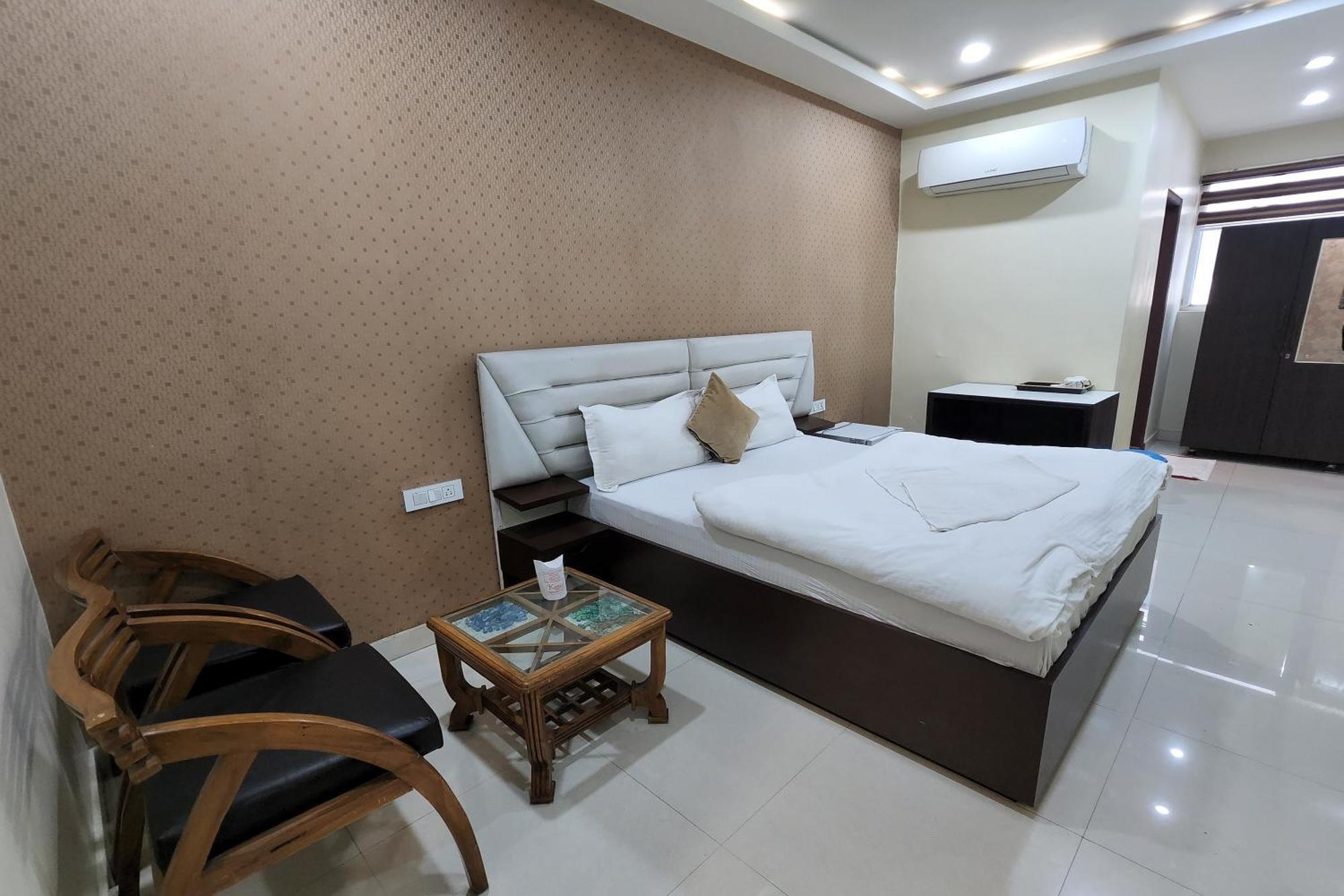 Hotel Mandakini Royale Kanpur Esterno foto