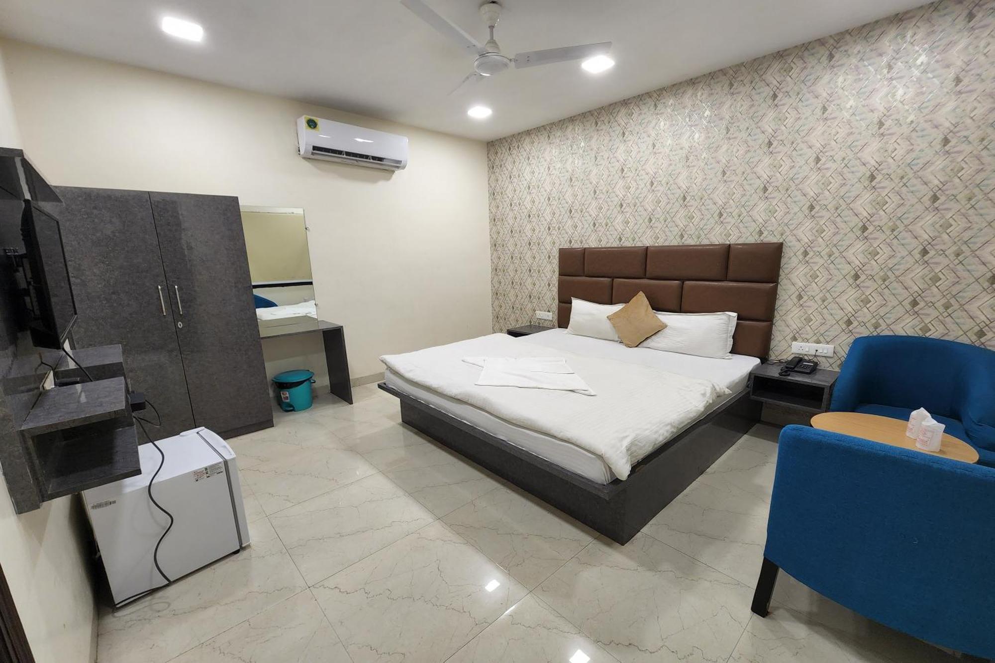 Hotel Mandakini Royale Kanpur Esterno foto