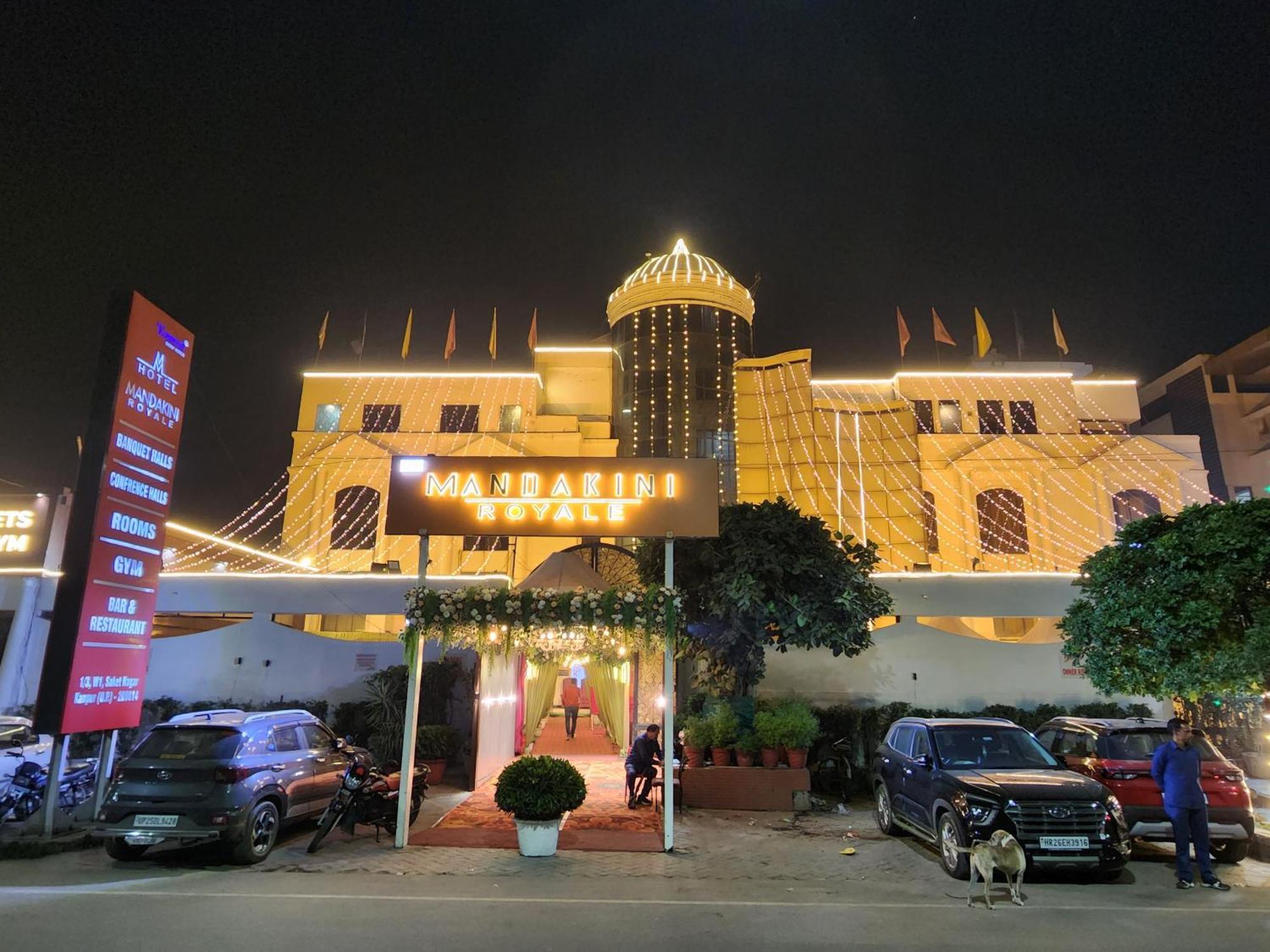 Hotel Mandakini Royale Kanpur Esterno foto