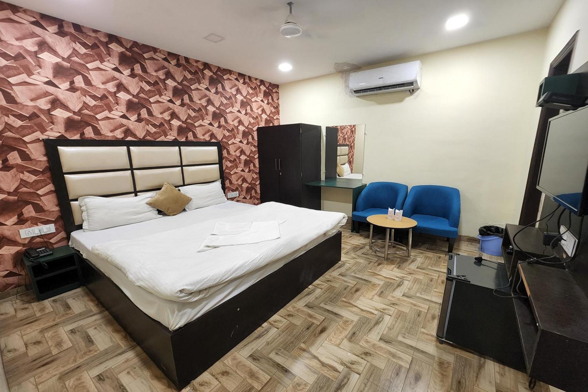 Hotel Mandakini Royale Kanpur Esterno foto